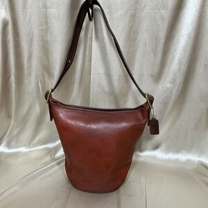 Coach rare zipper bucket. Brown leather.   111-H5Fa